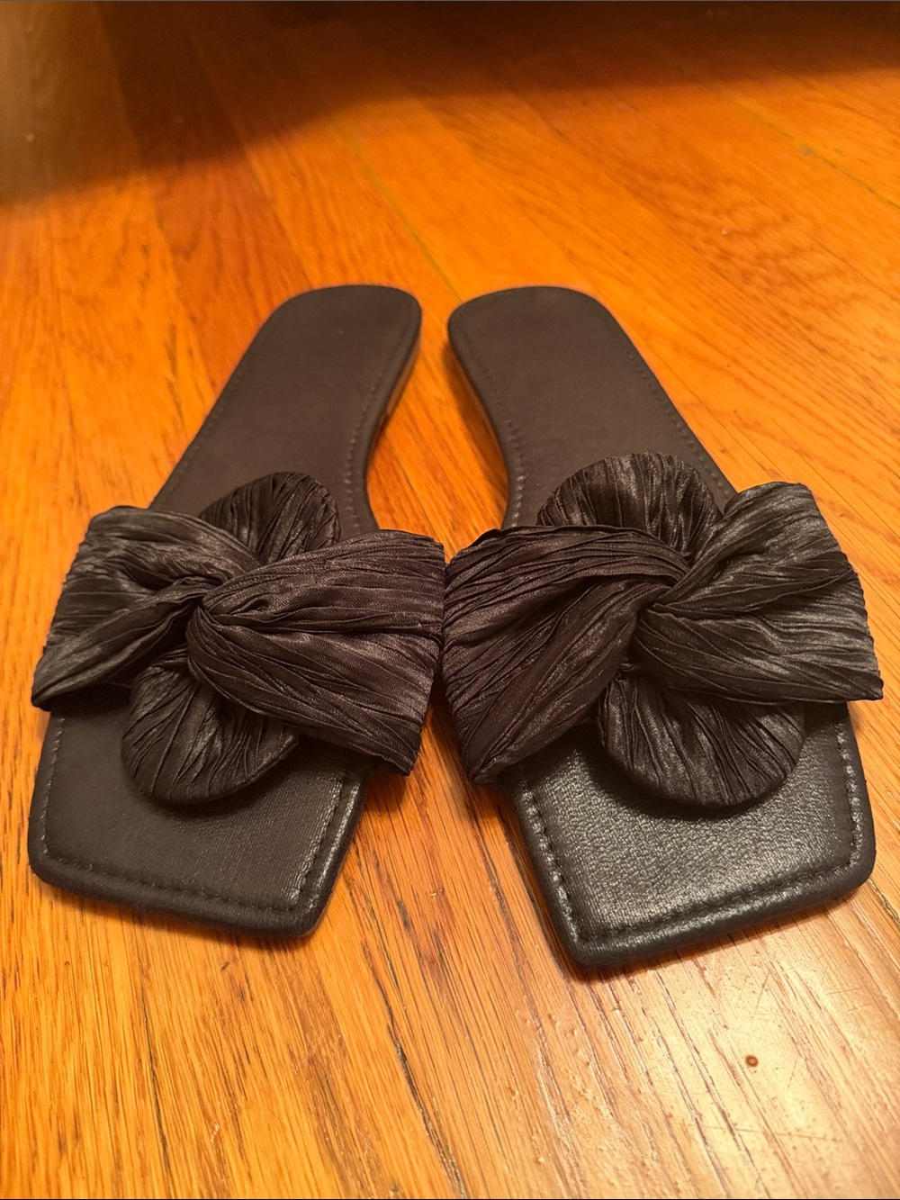 Black Knot Slide Sandals - Women's Slip-On Flats